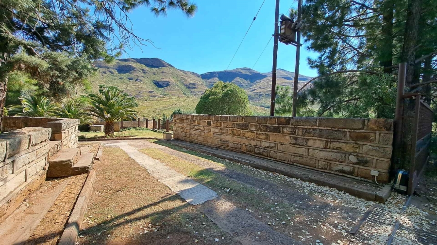 8 Bedroom Property for Sale in Clarens Free State